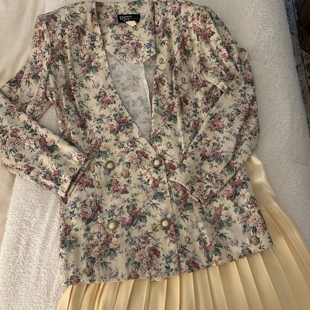 VTG Dawn Joy Fashions Yellow Floral Double Breasted Blazer & Pleated Skirt Set